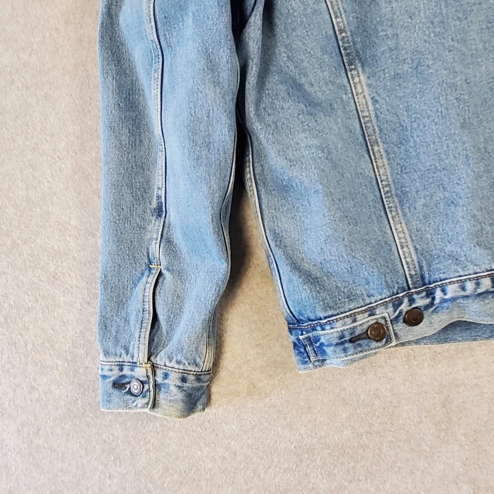 Levis Mens Type III Sherpa Trucker Jacket Light Wash Denim Faux Fur Lined Large
